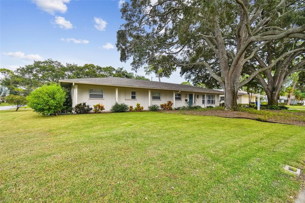 8691 11TH STREET N ST PETERSBURG, FL 33702
