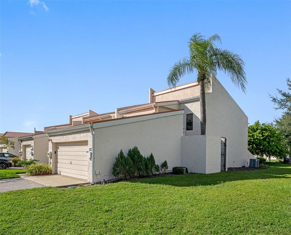 4364 OUTRIGGER LANE TAMPA, FL 33615