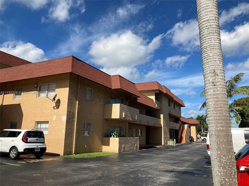 9952 SW 88TH STREET UNIT 313 MIAMI, FL 33176