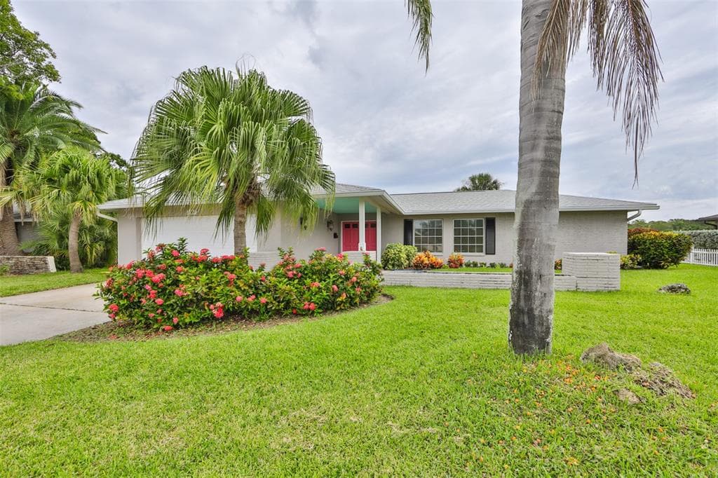 6569 AUGUSTA BOULEVARD SEMINOLE, FL 33777
