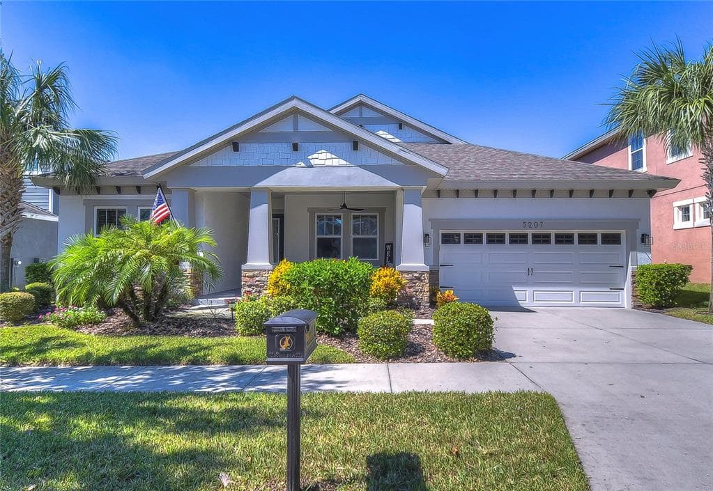 5207 SPARROWGLEN PLACE LITHIA, FL 33547