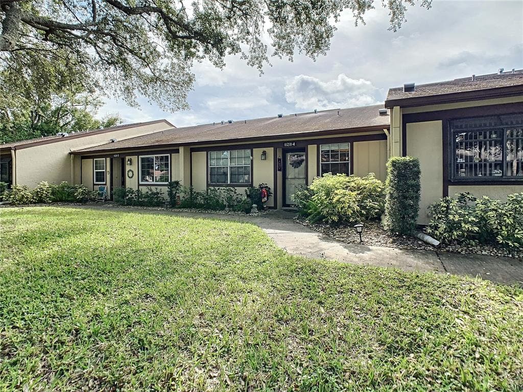 11211 DOLLAR LAKE DRIVE UNIT 4 PORT RICHEY, FL 34668