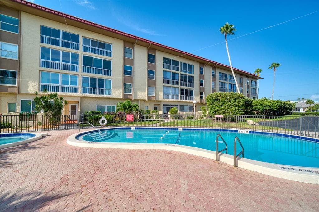 113 ISLAND WAY UNIT 225 CLEARWATER, FL 33767
