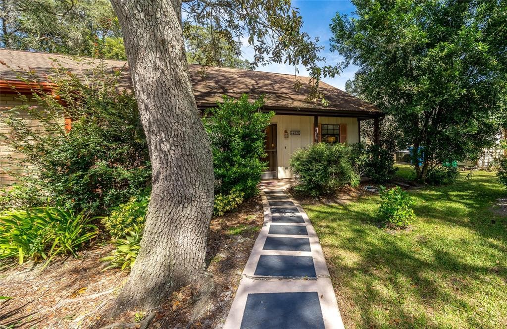 35075 WHISPERING OAKS BOULEVARD RIDGE MANOR, FL 33523