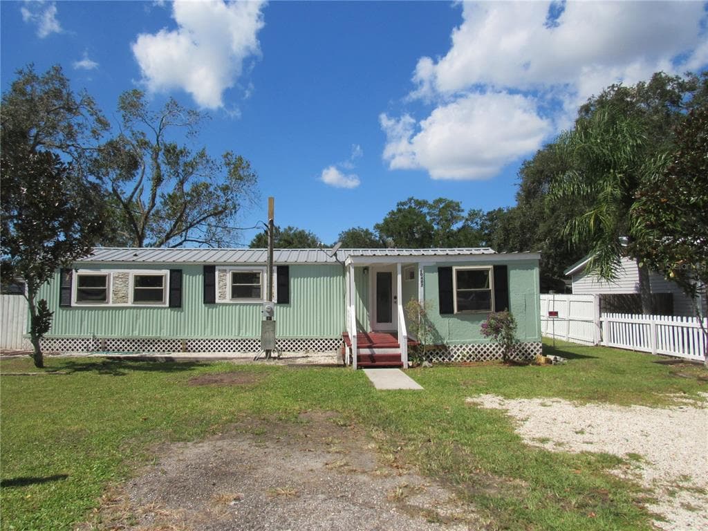 10407 PINE STREET GIBSONTON, FL 33534