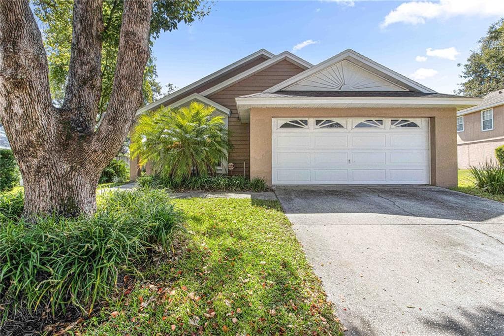 1038 ROYAL OAKS DRIVE APOPKA, FL 32703