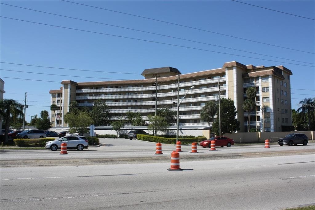 8950 PARK BOULEVARD UNIT 307 SEMINOLE, FL 33777