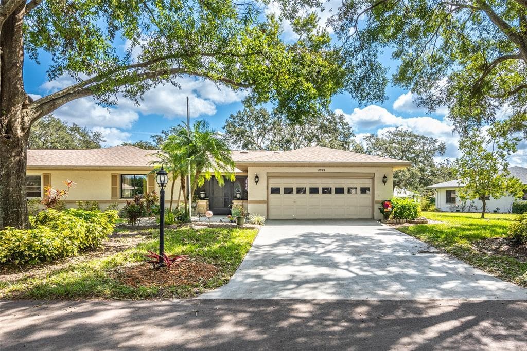 2522 LYNX ROAD UNIT 8 SUN CITY CENTER, FL 33573
