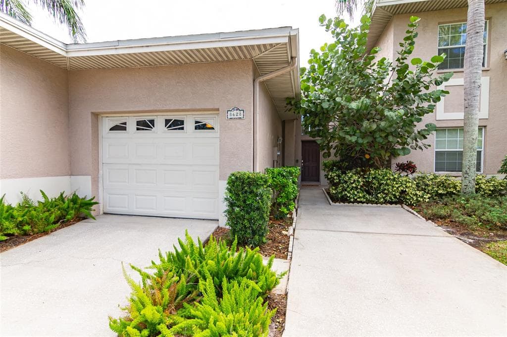 8628 SWEET MAGNOLIA PLACE SEMINOLE, FL 33777