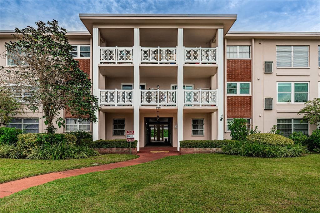 3125 36TH STREET N UNIT 208 ST PETERSBURG, FL 33713