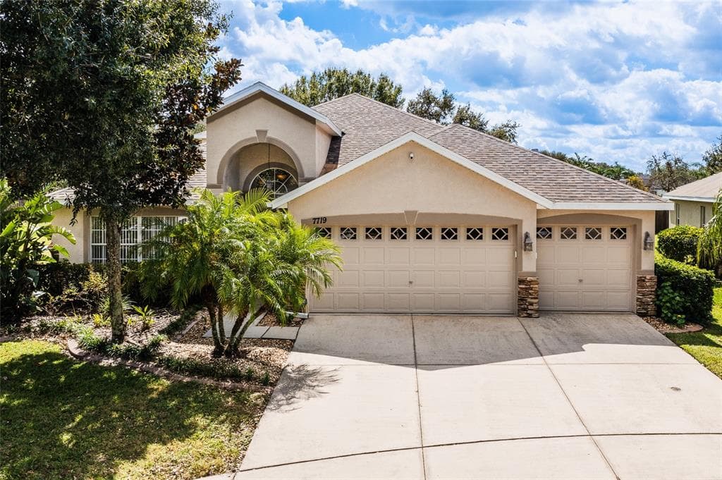 7719 NOTTINGHILL SKY DRIVE APOLLO BEACH, FL 33572
