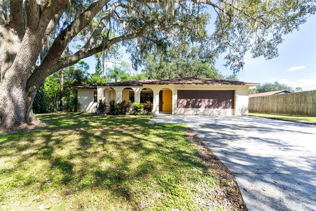 22515 SHIRLEY LANE LAND O LAKES, FL 34639