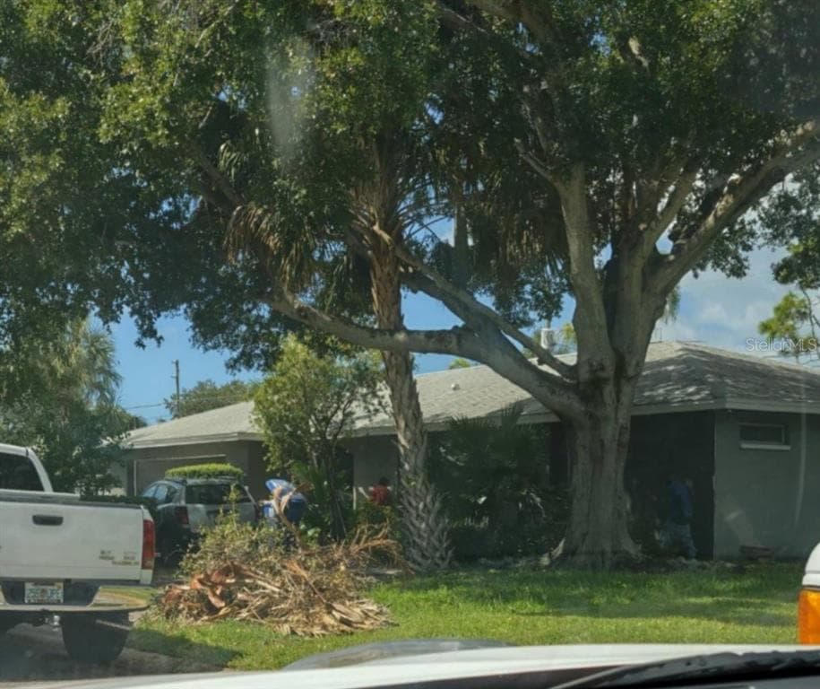 7925 GARDEN DRIVE N ST PETERSBURG, FL 33710