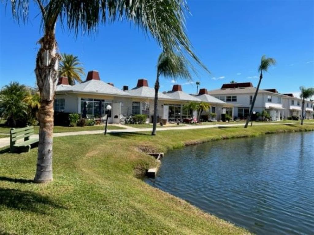 4350 TAHITIAN GARDENS CIRCLE UNIT G HOLIDAY, FL 34691