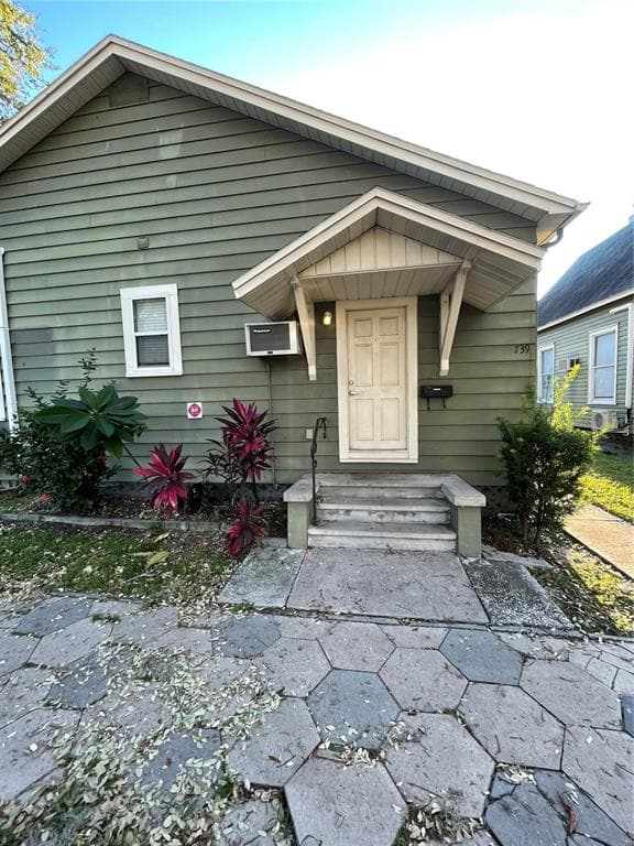 739 DARTMOOR STREET N ST PETERSBURG, FL 33701