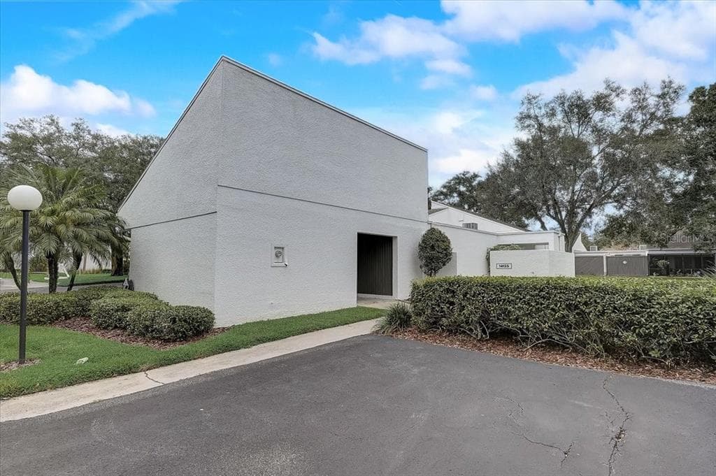 14135 CYPRESS CIRCLE TAMPA, FL 33618