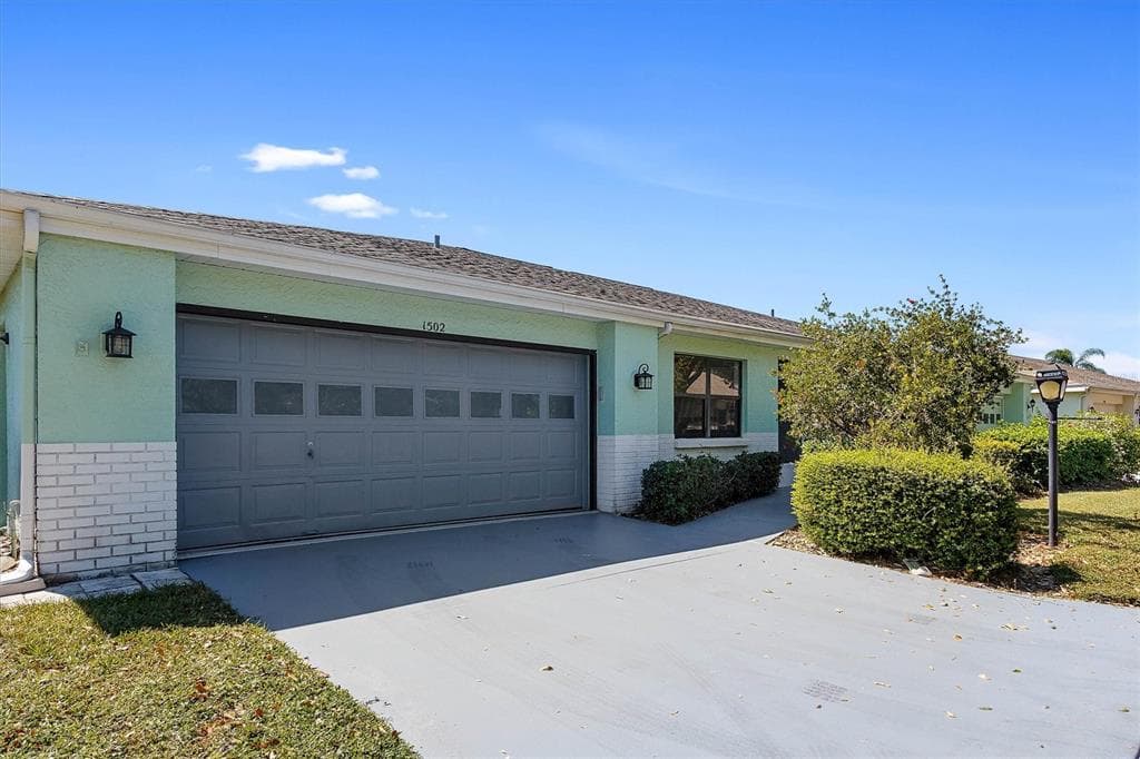 1502 LELAND DRIVE SUN CITY CENTER, FL 33573