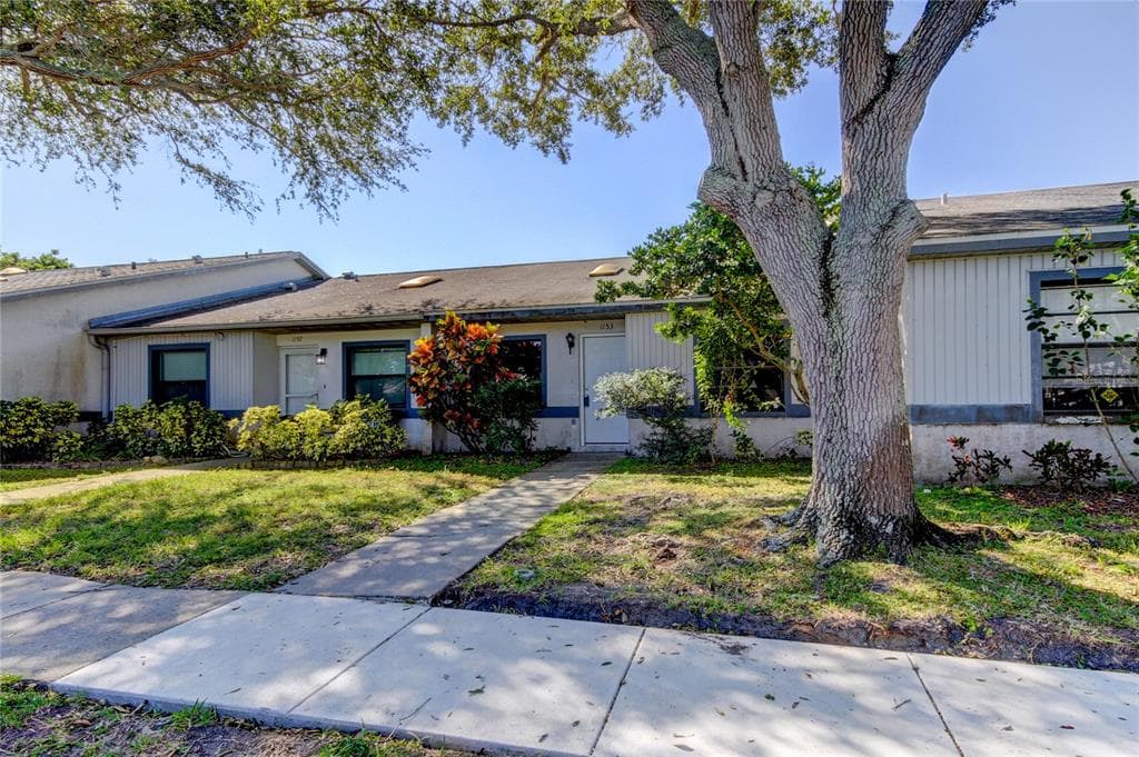 1153 SOMERSET CIRCLE S DUNEDIN, FL 34698