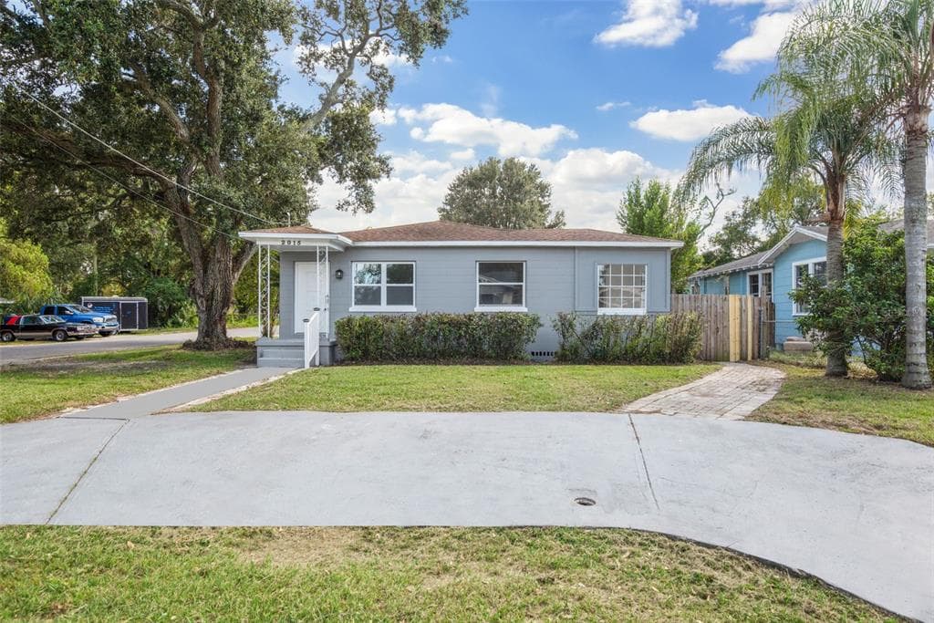 2015 E GENESEE STREET TAMPA, FL 33610