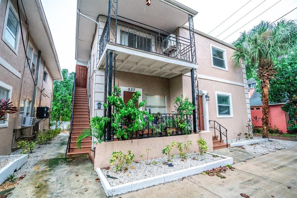 537 2ND STREET N UNIT E ST PETERSBURG, FL 33701