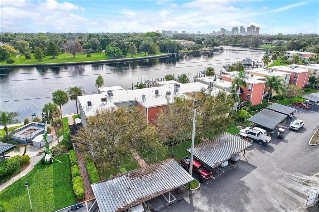 2424 W TAMPA BAY UNIT D104 TAMPA, FL 33607