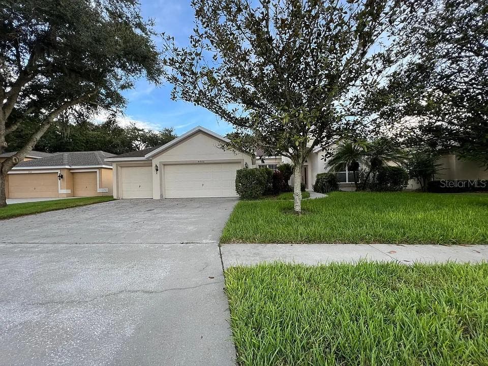 4706 LINA COURT VALRICO, FL 33596