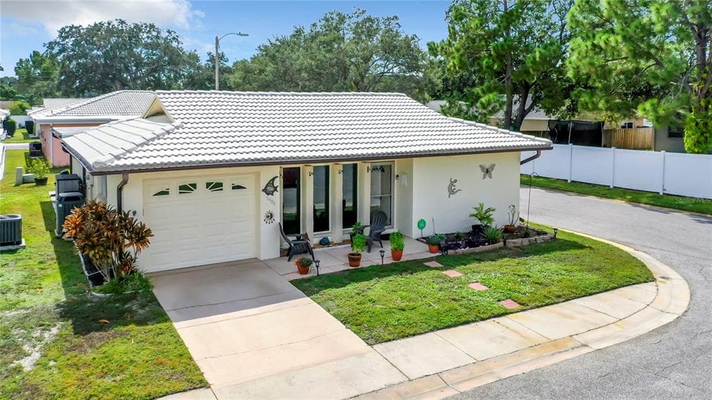 5490 LEMON TREE LANE N PINELLAS PARK, FL 33782