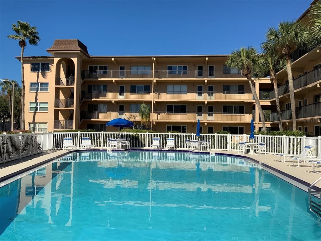 2525 W BAY DRIVE UNIT E14 BELLEAIR BLUFFS, FL 33770