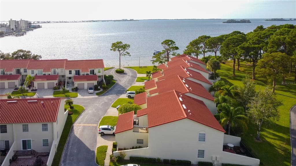 2700 BAYSHORE BOULEVARD UNIT 493 DUNEDIN, FL 34698