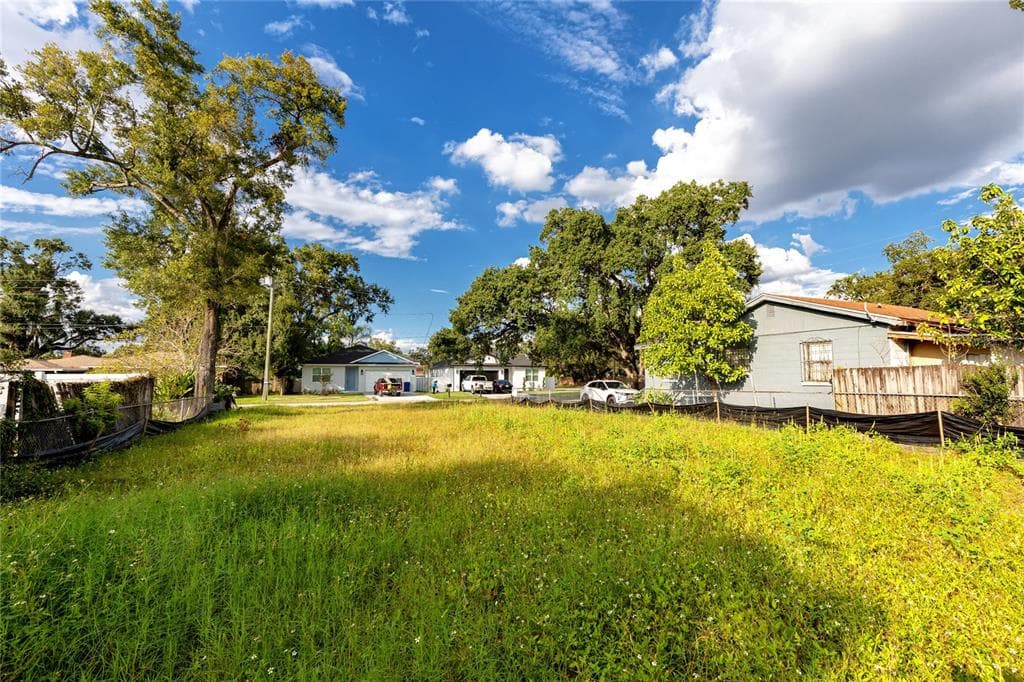3102 W LEROY STREET UNIT B TAMPA, FL 33607
