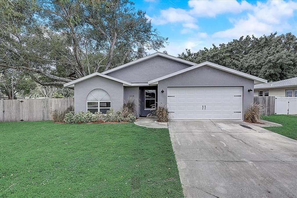 1228 35TH STREET W BRADENTON, FL 34205