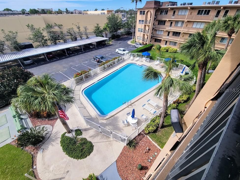 2525 W BAY DRIVE UNIT E41 BELLEAIR BLUFFS, FL 33770