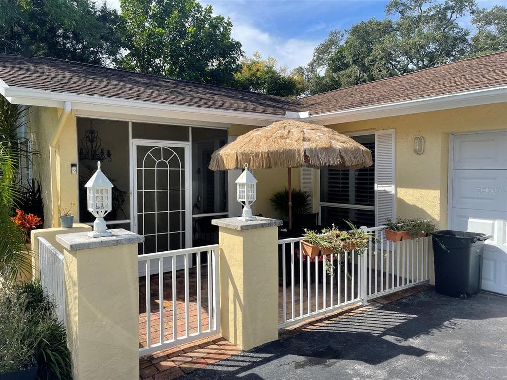 1114 CARLTON ROAD TARPON SPRINGS, FL 34689