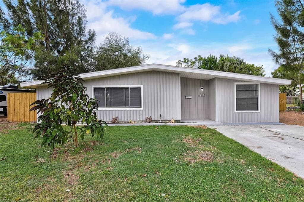 3919 NEPTUNE DRIVE SE ST PETERSBURG, FL 33705