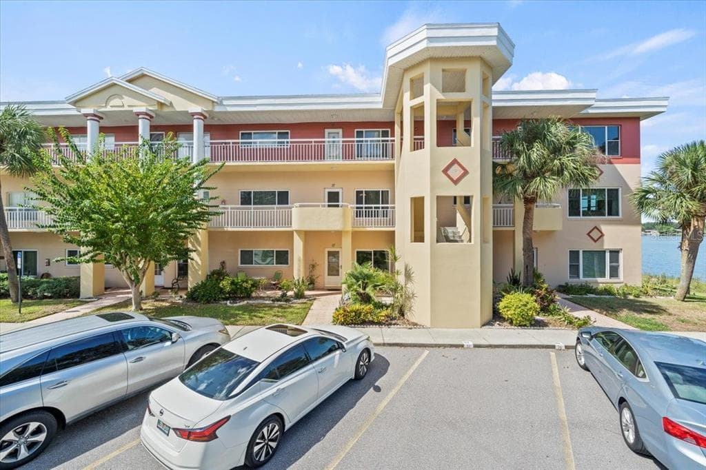 2022 CAMELOT DRIVE UNIT 37 CLEARWATER, FL 33763