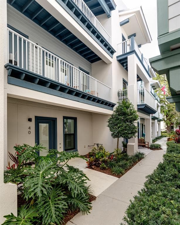 946 HIGHLAND AVENUE UNIT 40