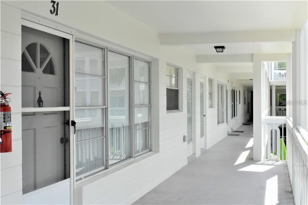 2021 AUSTRALIA WAY W UNIT 31 CLEARWATER, FL 33763