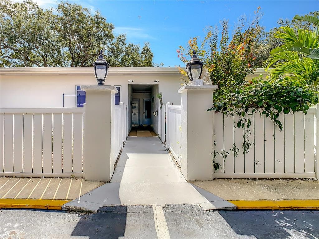 1655 S HIGHLAND AVENUE UNIT G164 CLEARWATER, FL 33756