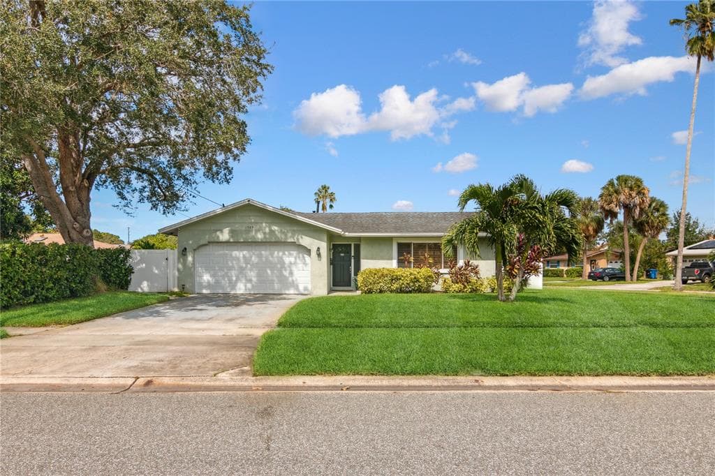 1585 PENNSYLVANIA AVENUE NE ST PETERSBURG, FL 33703