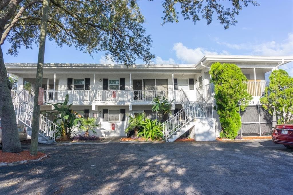 124 N JEFFERSON AVENUE CLEARWATER, FL 33755