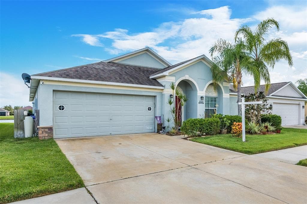 10527 STANDING STONE DRIVE WIMAUMA, FL 33598
