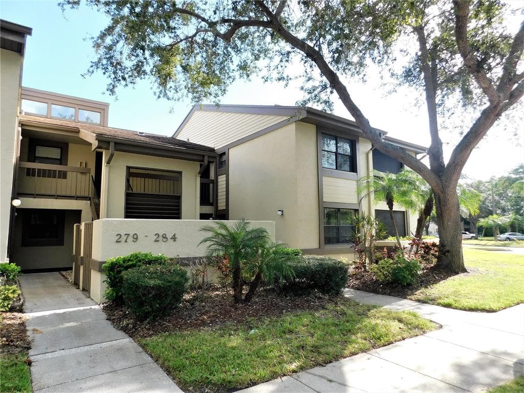 279 WOODLAKE WYNDE OLDSMAR, FL 34677