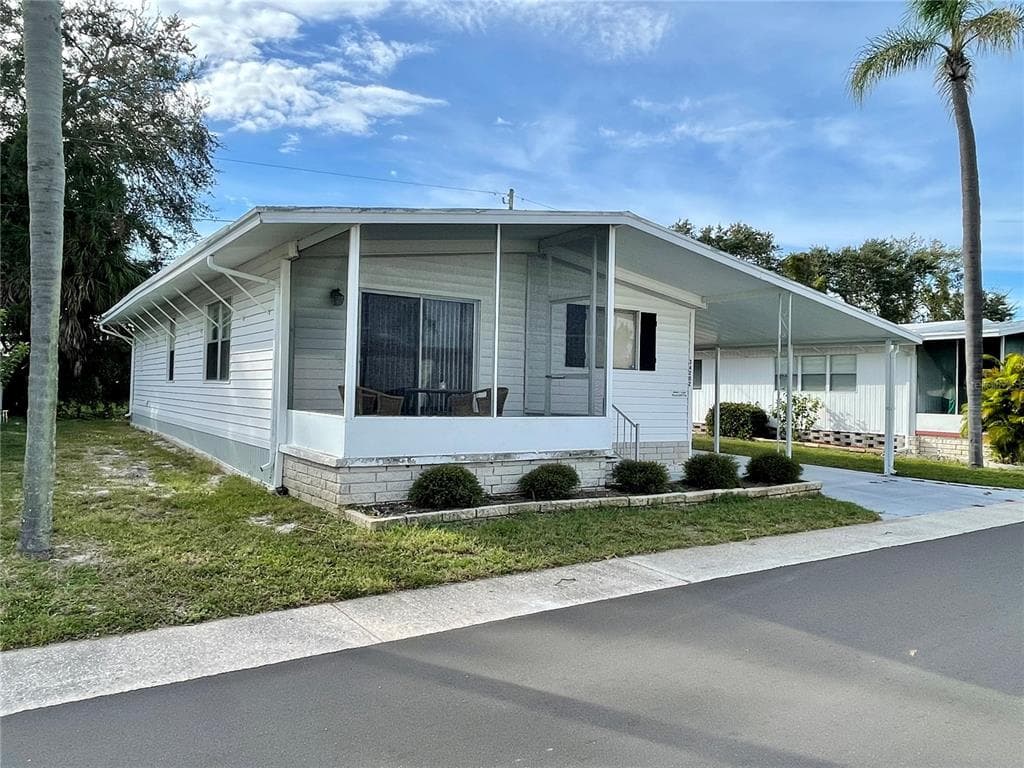 34202 CANAL DRIVE N PINELLAS PARK, FL 33781