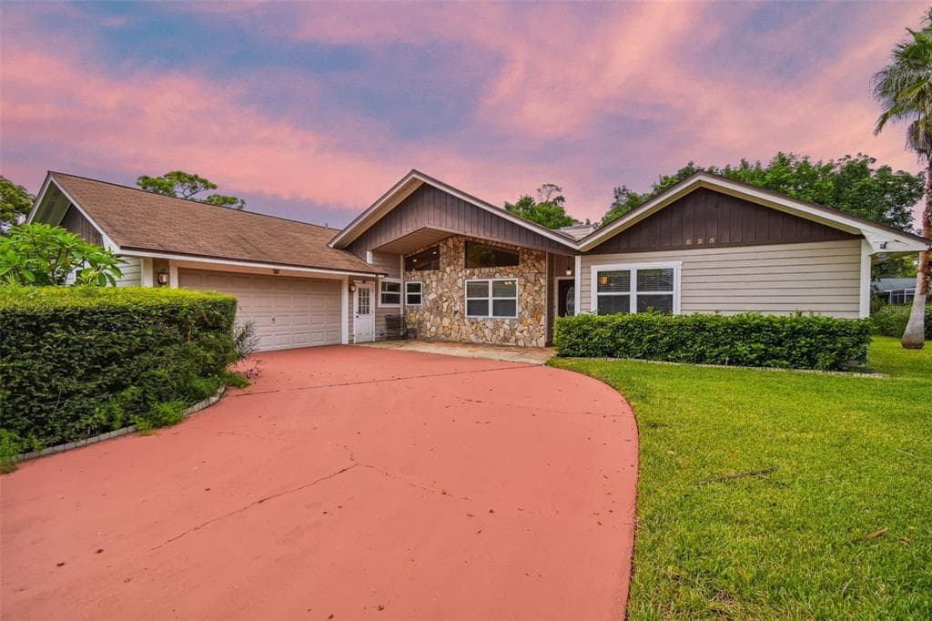 825 PARK CT PALM HARBOR, FL 34683