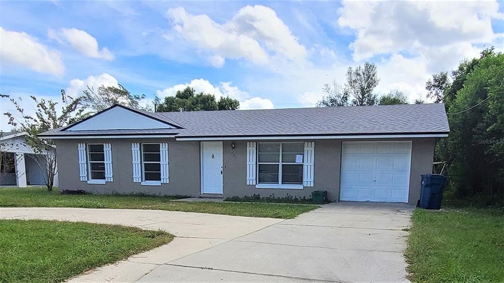 1704 PINE AVENUE DELAND, FL 32724