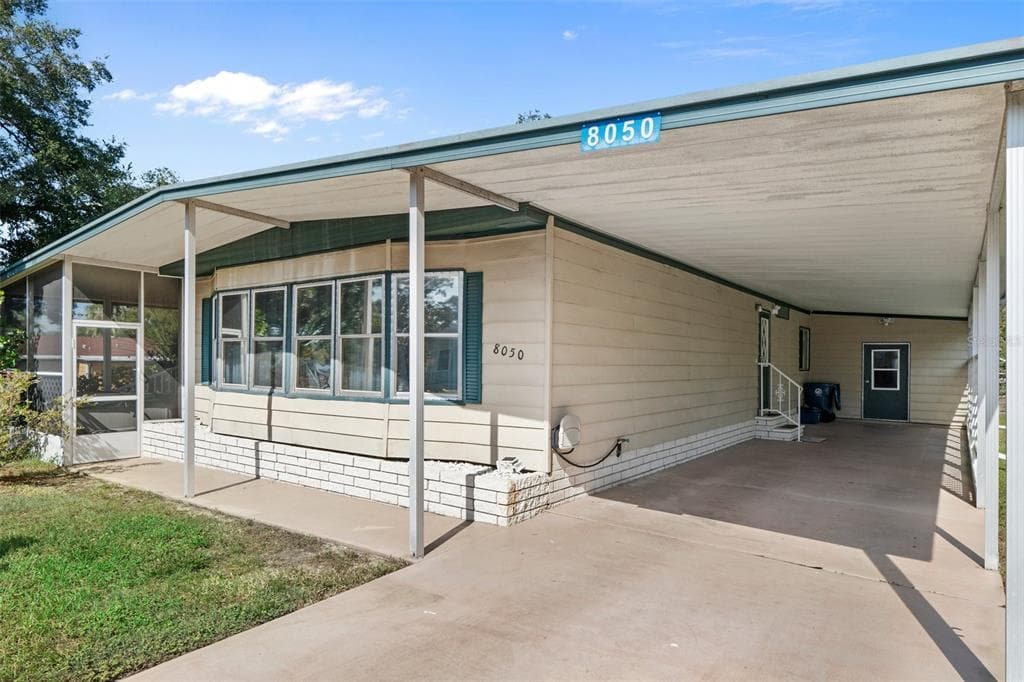 8050 LITTLE TEE LANE BROOKSVILLE, FL 34613