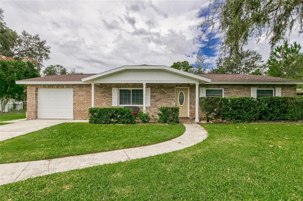 6105 LAWNWOOD PLACE DOVER, FL 33527