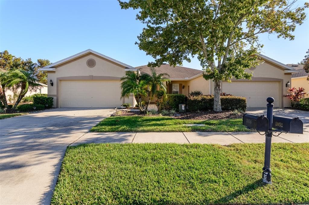 2056 BARRACUDA COURT HOLIDAY, FL 34691