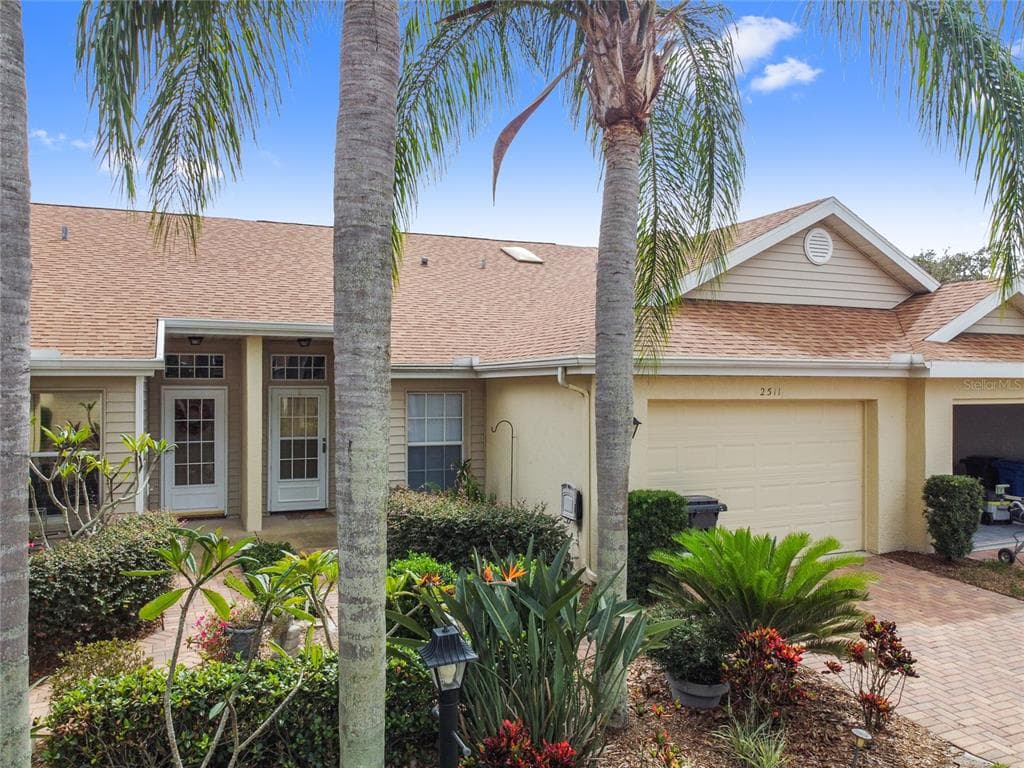 2511 NEW HAVEN CIRCLE UNIT 2511 SUN CITY CENTER, FL 33573