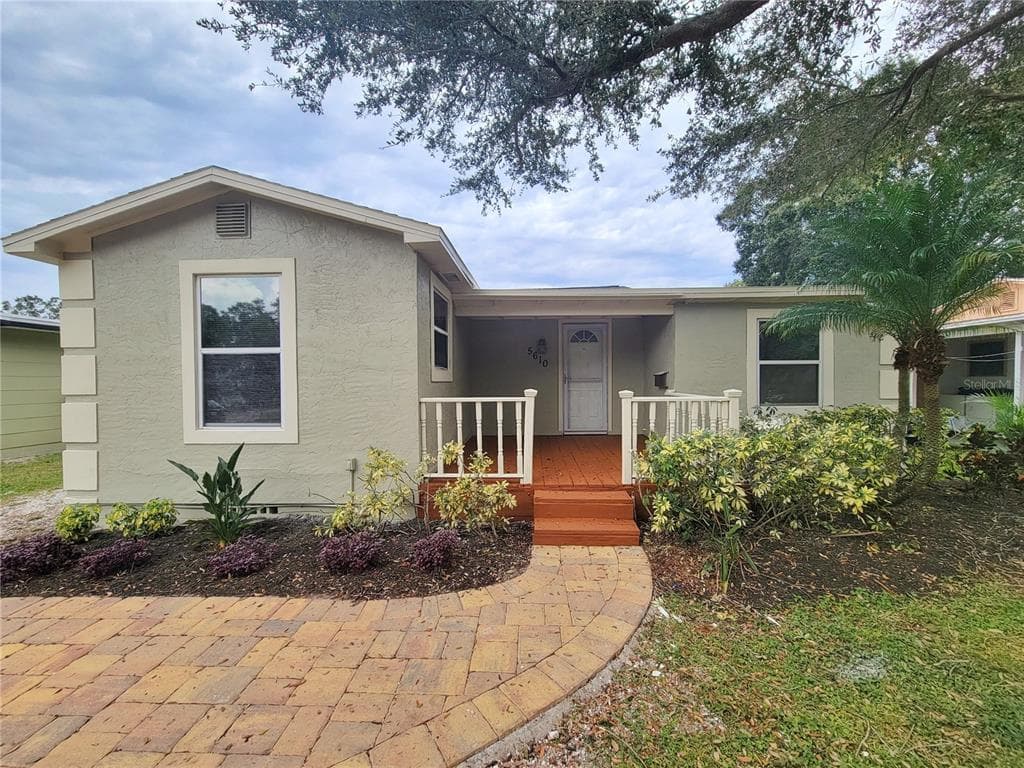 5610 KELLY DRIVE N ST PETERSBURG, FL 33703